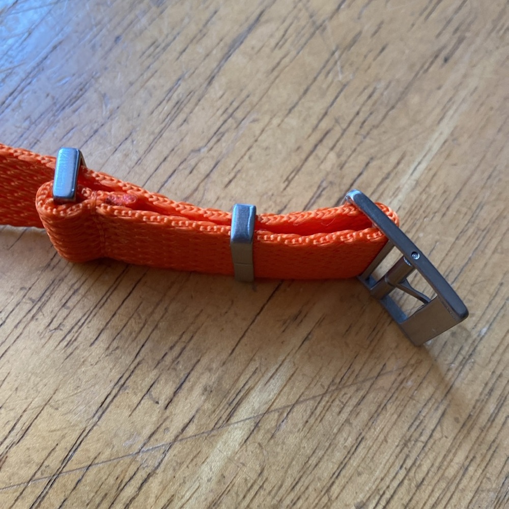 SharkTooth Strap Orange (22 mm) - Picture 7 of 7